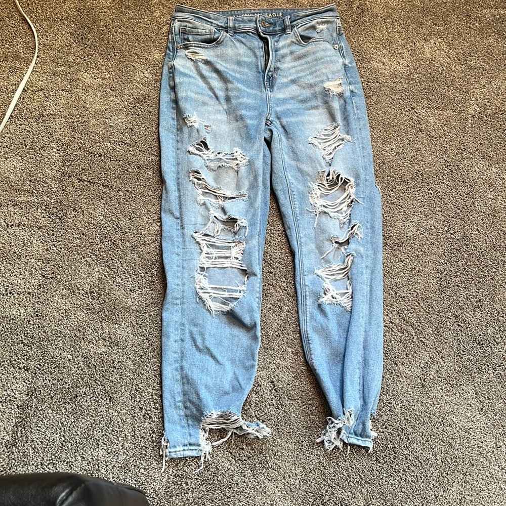 American Eagle, jeans, mom Jean styled